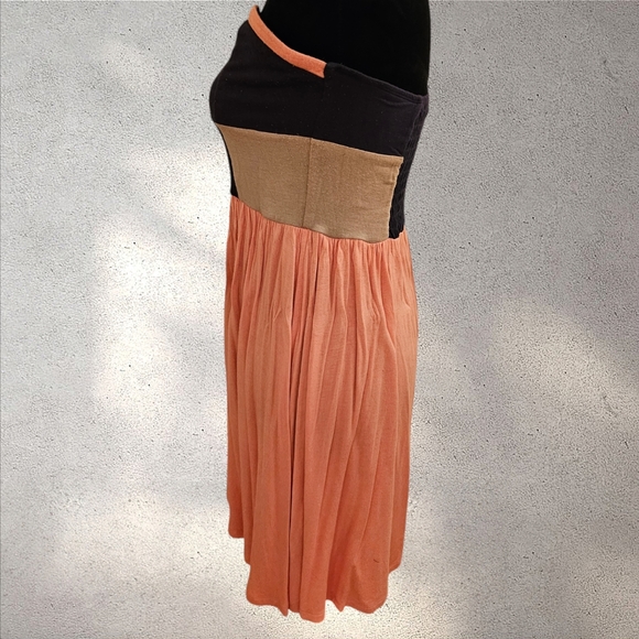 Color-Block Strapless Midi Dress - Picture 2 of 5